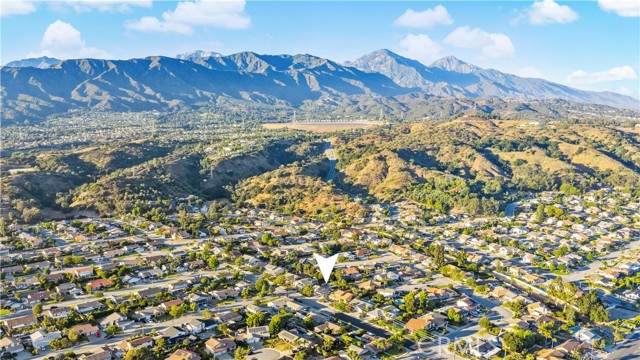 4700 Emerald Avenue, La Verne CA: https://media.crmls.org/medias/1c9326c7-3ac8-41c7-81c0-3b656b9befc4.jpg