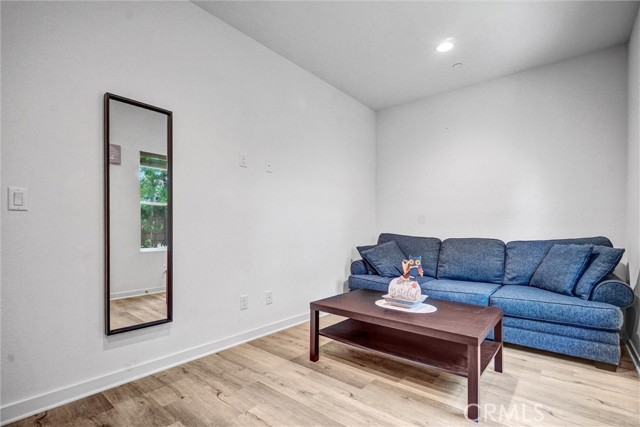 Detail Gallery Image 5 of 33 For 3540 W Savanna St, Anaheim,  CA 92804 - 2 Beds | 2/1 Baths