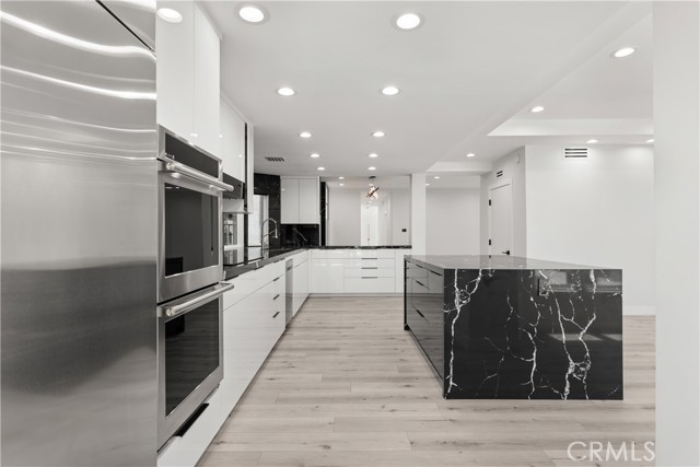 5965 Nora Lynn Drive, Woodland Hills CA: https://media.crmls.org/medias/1c9434f1-0f56-4a30-bacb-a003155c4391.jpg
