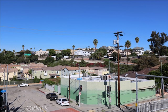 1526 E 1st Street, Los Angeles CA: https://media.crmls.org/medias/1c94bbe6-8bc9-4fd1-82d9-bfcd3f926881.jpg