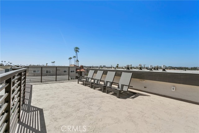 Detail Gallery Image 16 of 24 For 913 E Balboa Blvd #B,  Newport Beach,  CA 92661 - 3 Beds | 3 Baths