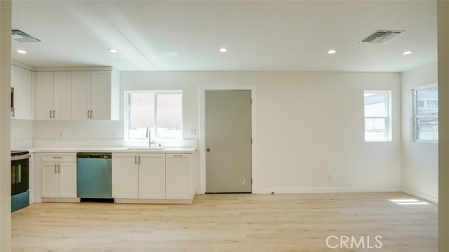 5903 Bonsallo Avenue, Los Angeles CA: https://media.crmls.org/medias/1c96a705-e8ea-4046-bdc3-4f320778b15c.jpg