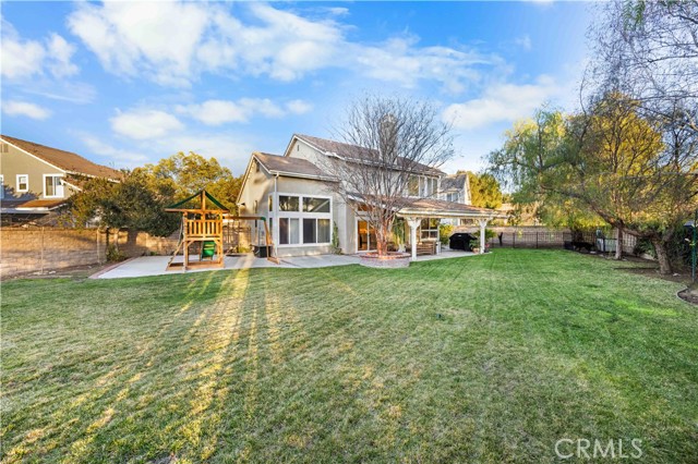 Detail Gallery Image 24 of 25 For 27503 Wellsley Way, Valencia,  CA 91354 - 4 Beds | 3 Baths