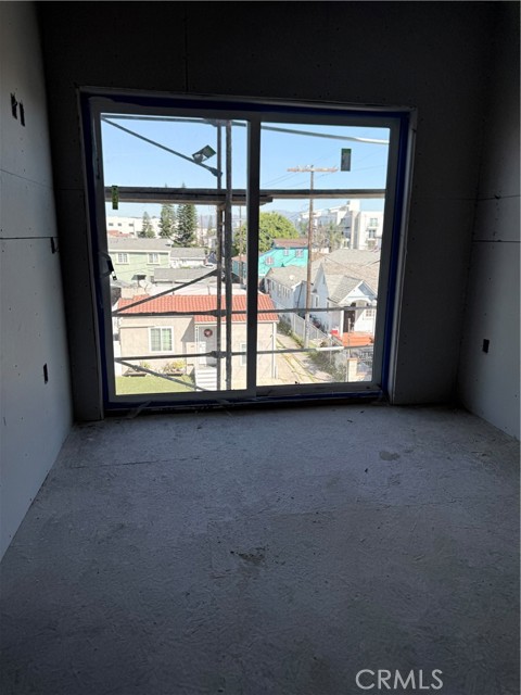 Detail Gallery Image 3 of 4 For 1282 S Leighton Ave., Los Angeles,  CA 90037 - 3 Beds | 3/1 Baths