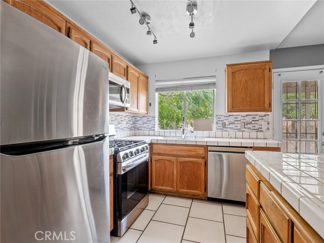 16409 Pauhaska Court, Apple Valley CA: https://media.crmls.org/medias/1c97a89d-d9ff-4ecf-824c-f4f842ff4bdf.jpg