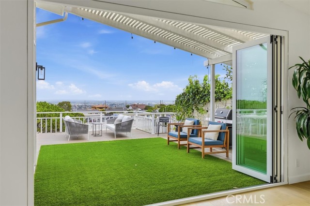 Detail Gallery Image 4 of 29 For 5519 Calle De Ricardo, Torrance,  CA 90505 - 4 Beds | 3 Baths