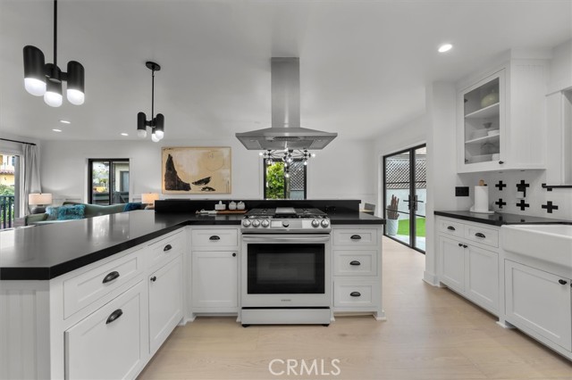 1012 10th Street, Manhattan Beach CA: https://media.crmls.org/medias/1c981433-24c6-43e8-8d6f-faf4d5e6502a.jpg