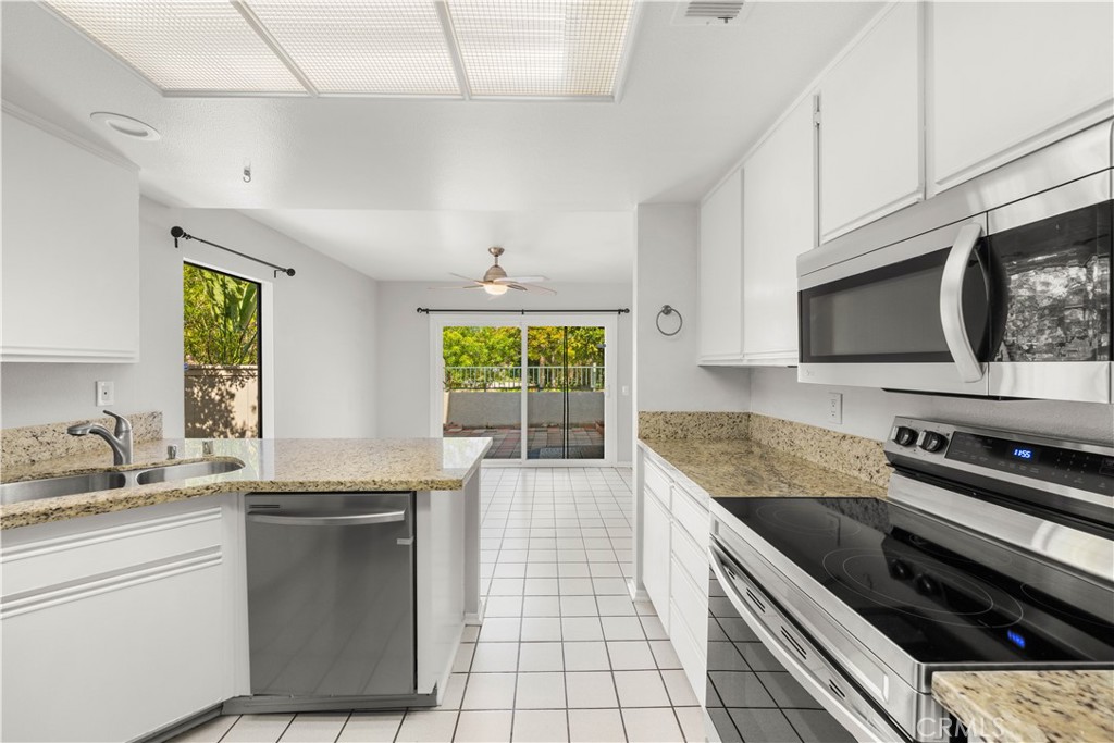 MLS #OC25262283 image #11