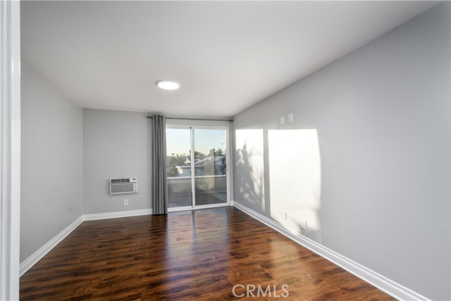 Image 23 of 31 For 1126 Naples  