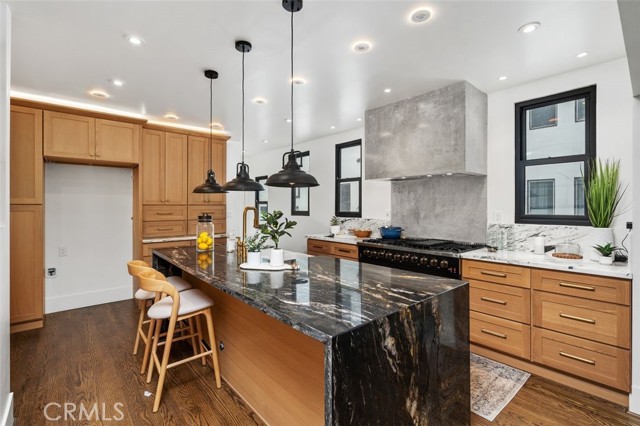 6373 W 6TH Street, Los Angeles CA: https://media.crmls.org/medias/1c997b2c-eb96-4d0a-84ba-78c2003ea0f6.jpg