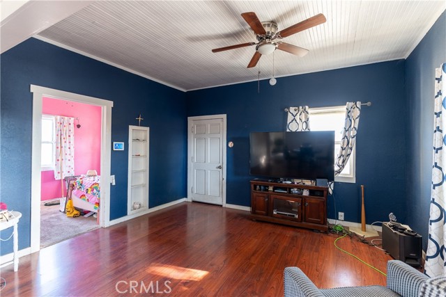 353 W L Street, Colton CA: https://media.crmls.org/medias/1c9a293b-d664-4d40-8318-62be7318ce39.jpg