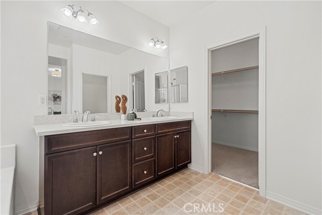 14681 Marist Lane, Chino CA: https://media.crmls.org/medias/1c9a35d2-64cc-4ba7-b3d7-baa9fb890f56.jpg