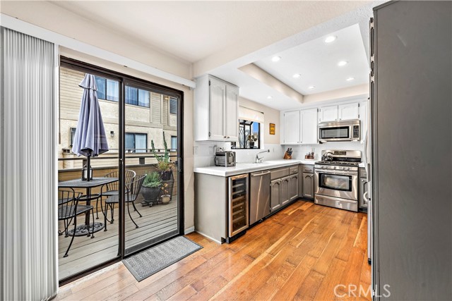 1111 Beryl Street, Redondo Beach, California 90277, 2 Bedrooms Bedrooms, ,2 BathroomsBathrooms,Residential,Sold,Beryl,SB21237920