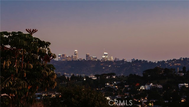 Detail Gallery Image 48 of 51 For 4730 Round Top Dr, Los Angeles,  CA 90065 - 4 Beds | 3/1 Baths