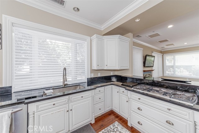 9772 Crestview Circle, Villa Park CA: https://media.crmls.org/medias/1c9c2080-19a3-4f23-82de-6597cf4960a7.jpg
