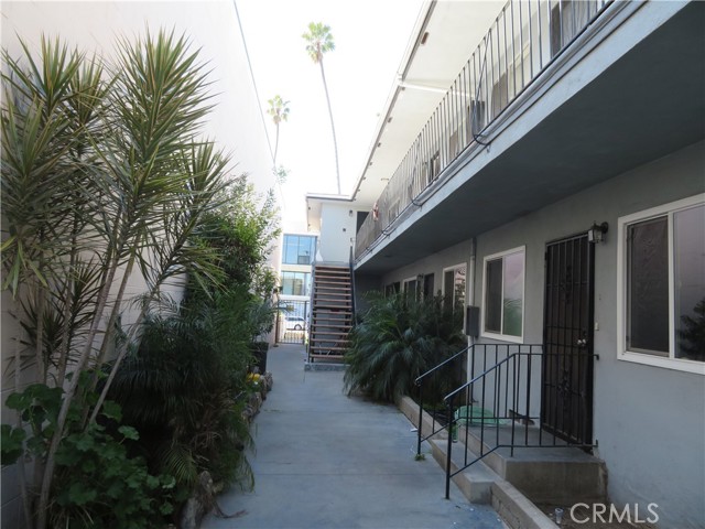 Detail Gallery Image 8 of 8 For 1547 Euclid St, Santa Monica,  CA 90404 - – Beds | – Baths