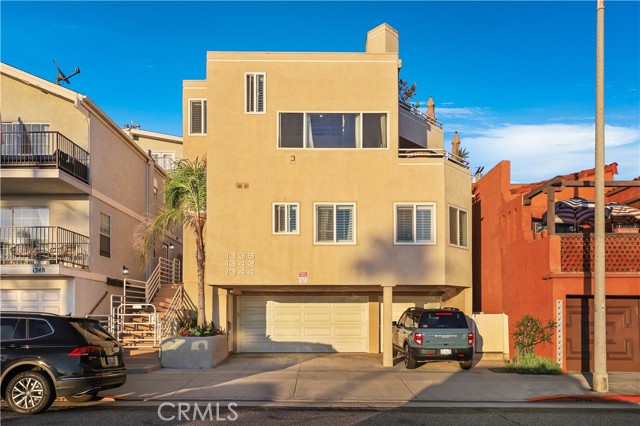 1338 Manhattan Avenue, Hermosa Beach, California 90254, 3 Bedrooms Bedrooms, ,3 BathroomsBathrooms,Residential,Sold,Manhattan,SB23150123