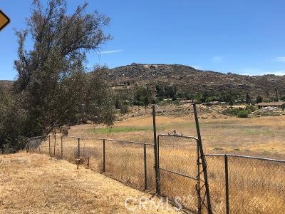 Detail Gallery Image 13 of 19 For 27475 Cornell, Hemet,  CA 92544 - – Beds | – Baths