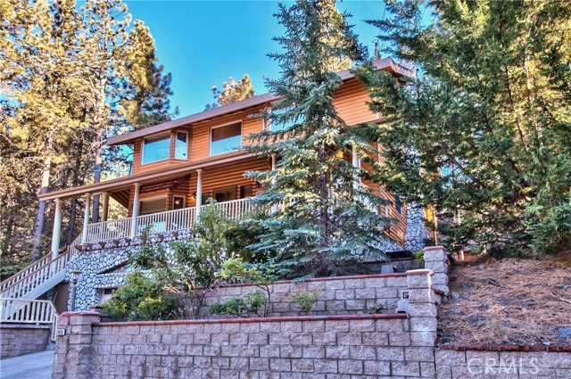 Detail Gallery Image 2 of 49 For 26690 Timberline Dr, Wrightwood,  CA 92397 - 4 Beds | 2/1 Baths