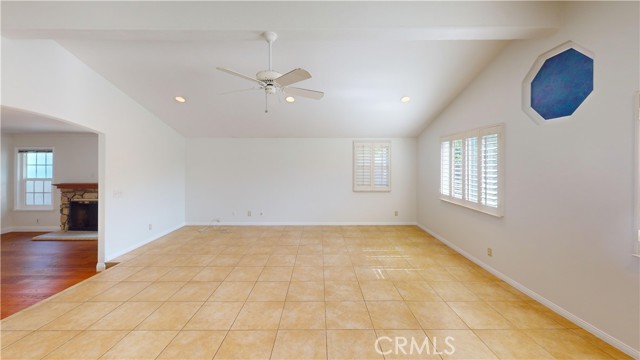 17573 Santa Cristobal Street, Fountain Valley CA: https://media.crmls.org/medias/1c9f1590-eee1-4134-ab59-fff203da0a9e.jpg