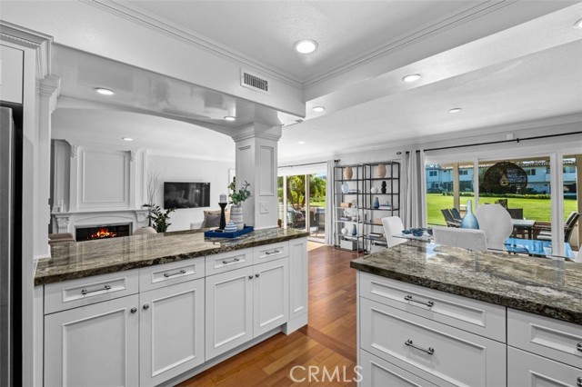 Detail Gallery Image 11 of 30 For 525 Vista Flora, Newport Beach,  CA 92660 - 3 Beds | 2/1 Baths