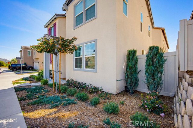 Detail Gallery Image 4 of 41 For 950 Helena Ridge, Lake Elsinore,  CA 92530 - 3 Beds | 2 Baths