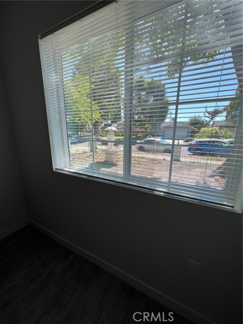6919 Lena, West Hills CA: https://media.crmls.org/medias/1ca30a58-8399-446b-ac15-5736077c3b13.jpg