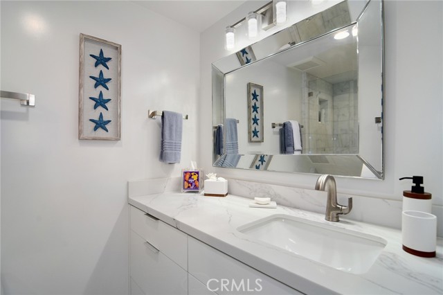 Detail Gallery Image 20 of 20 For 11952 E Whalers Ln, Malibu,  CA 90265 - 2 Beds | 3 Baths