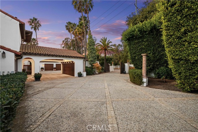 2347 E Valley Road, Montecito CA: https://media.crmls.org/medias/1ca52857-c7a1-493f-982d-acc9f466c075.jpg