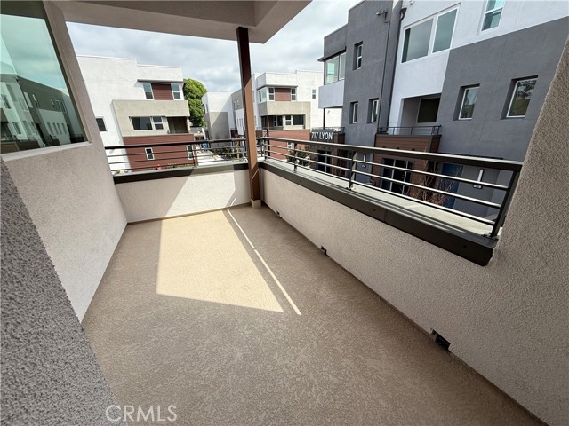 693 S Lyon Street, Santa Ana CA: https://media.crmls.org/medias/1ca5b85f-10c7-4c9d-9eb4-1f2bb1138f2c.jpg