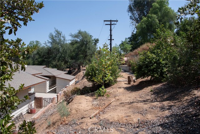 2475 Sunset Drive, Riverside CA: https://media.crmls.org/medias/1ca65ef7-25bf-425f-bac6-68aa52aa03ad.jpg