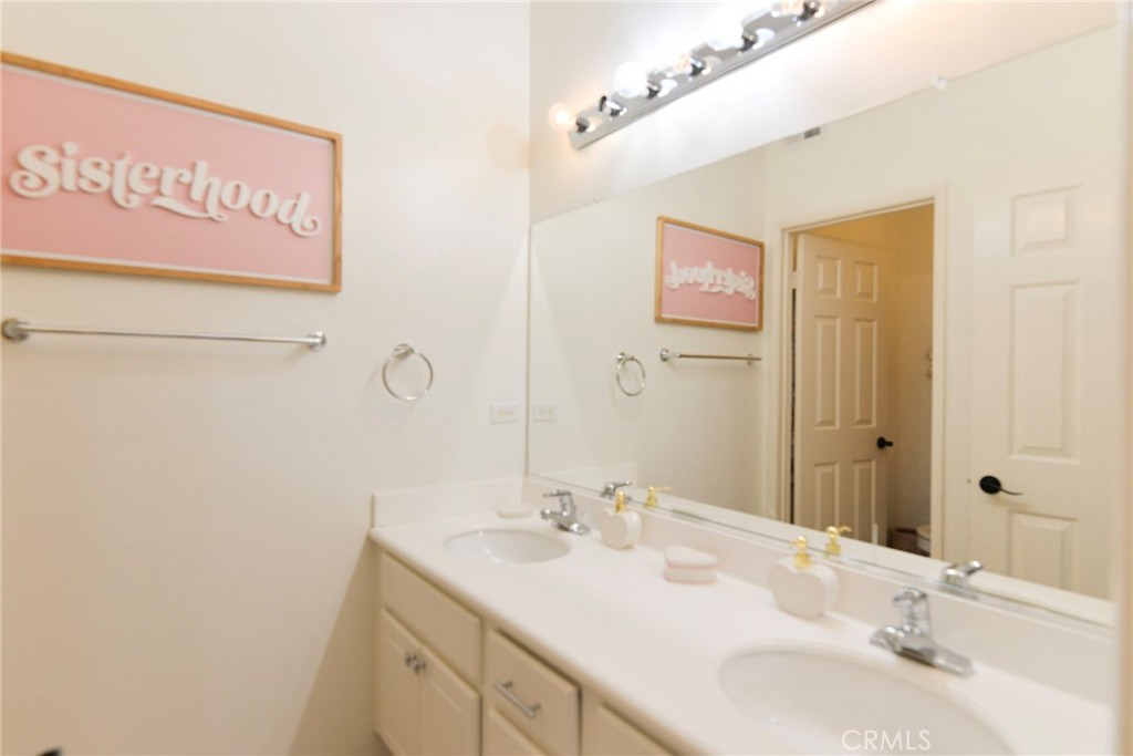 MLS #OC25237983 image #14