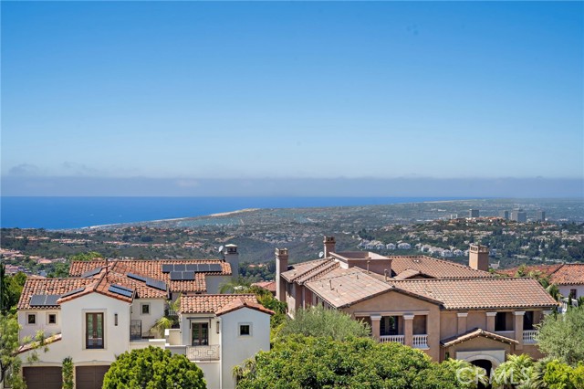 39 Sarteano Dr., Newport Coast CA: https://media.crmls.org/medias/1ca992f2-9140-44e1-a6e6-96346e3f13f3.jpg