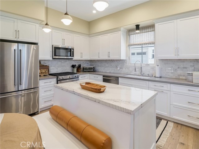 3918 W 242nd Street, Torrance CA: https://media.crmls.org/medias/1ca9cf35-5641-42e8-94e0-68dd8b31854d.jpg