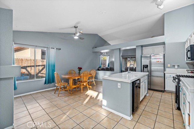 Detail Gallery Image 9 of 35 For 43527 Grange St, Lancaster,  CA 93535 - 4 Beds | 2 Baths