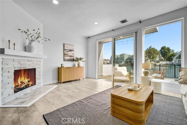 3682 Montego Drive, Huntington Beach CA: https://media.crmls.org/medias/1caa5f7b-18cb-4ead-a6e6-6160dceed401.jpg