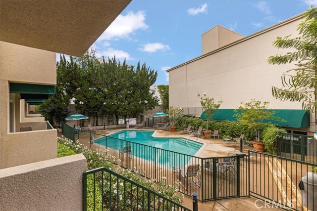 Detail Gallery Image 15 of 19 For 4501 Cedros Ave. #308,  Sherman Oaks,  CA 91403 - 1 Beds | 1 Baths