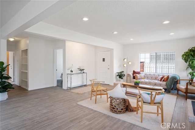 1124 W 123rd Street, Los Angeles CA: https://media.crmls.org/medias/1caa9586-01c8-4548-a479-b0aaacd0e1eb.jpg
