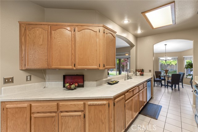 Detail Gallery Image 13 of 37 For 3043 Ceanothus Ave, Chico,  CA 95973 - 4 Beds | 2/1 Baths
