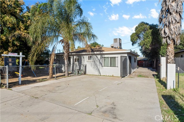 Detail Gallery Image 5 of 25 For 2135 Down, Riverside,  CA 92507 - 4 Beds | 2 Baths