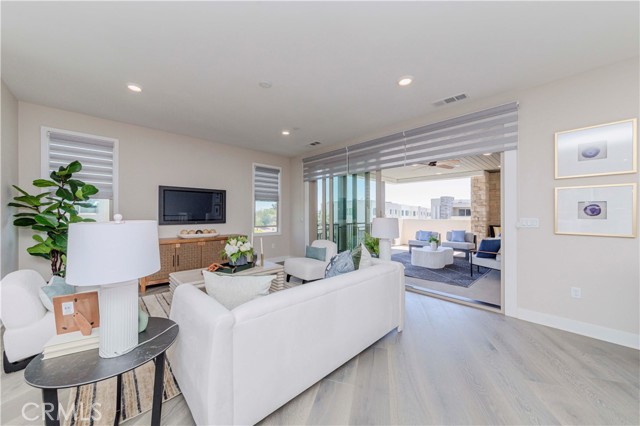 195 Stellar, Irvine CA: https://media.crmls.org/medias/1cab4ab0-39e6-482b-9b2b-6a0a41ccd85c.jpg