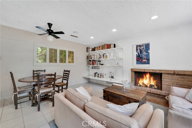 Detail Gallery Image 18 of 25 For 18313 Bessemer St, Tarzana,  CA 91335 - 3 Beds | 1 Baths