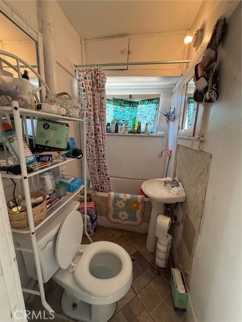 Detail Gallery Image 18 of 20 For 860 W 54th, Los Angeles,  CA 90037 - – Beds | – Baths