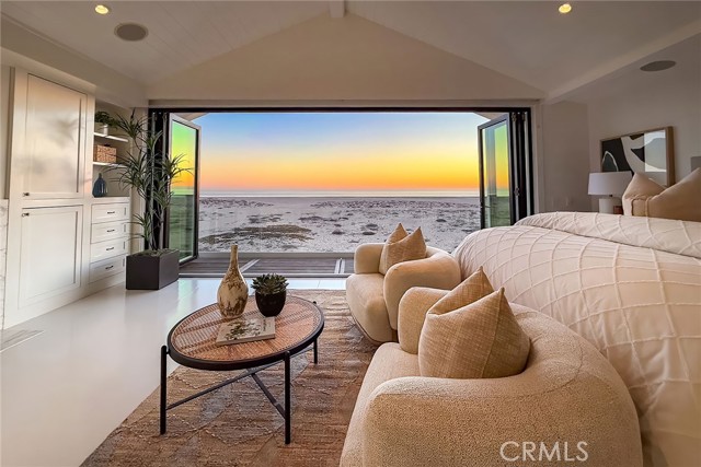 Detail Gallery Image 22 of 36 For 1111 E Balboa Bld, Newport Beach,  CA 92661 - 5 Beds | 4/1 Baths