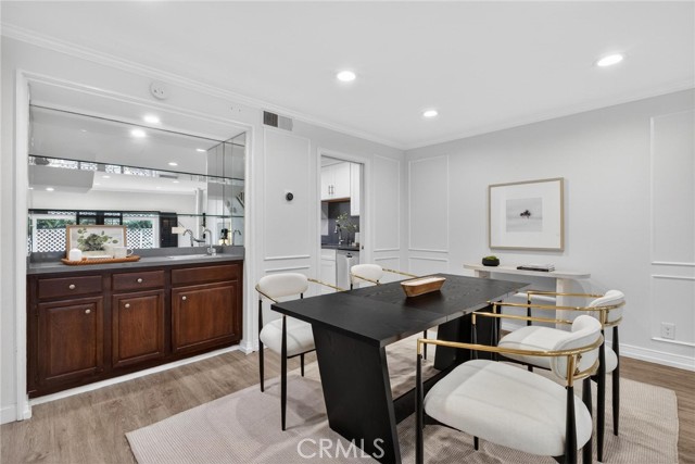 Detail Gallery Image 10 of 46 For 1830 Kelton Ave #5,  Los Angeles,  CA 90025 - 3 Beds | 2/1 Baths