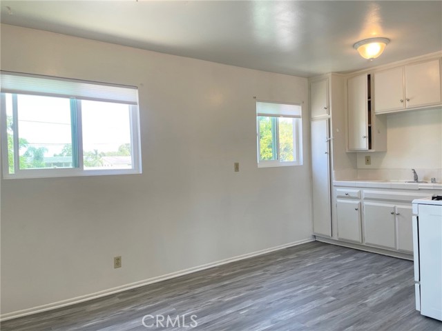 Detail Gallery Image 4 of 14 For 1558 N Hope Ave #D,  Ontario,  CA 91764 - 2 Beds | 1 Baths