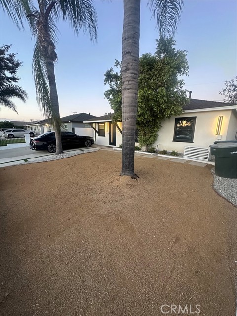 13902 Regentview Avenue, Bellflower CA: https://media.crmls.org/medias/1cad67e0-a075-439c-8825-eb47939afb01.jpg