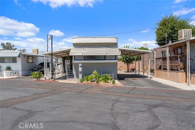Detail Gallery Image 3 of 30 For 17455 Marygold, Bloomington,  CA 92316 - 1 Beds | 1 Baths