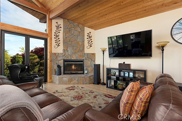 Detail Gallery Image 8 of 39 For 579 Pheasant Valley Ct, Fallbrook,  CA 92028 - 3 Beds | 2/1 Baths