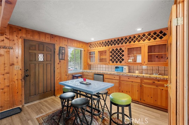 Detail Gallery Image 4 of 30 For 233 Glen Avon Dr, Cedar Glen,  CA 92321 - 4 Beds | 3 Baths
